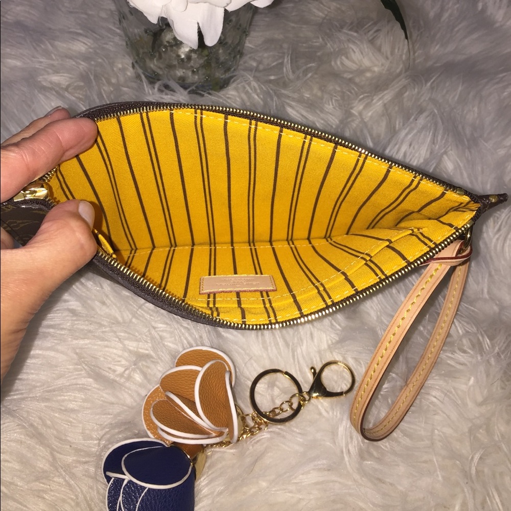 🦄🥂 RARE new mimosa neverfull MM pochette